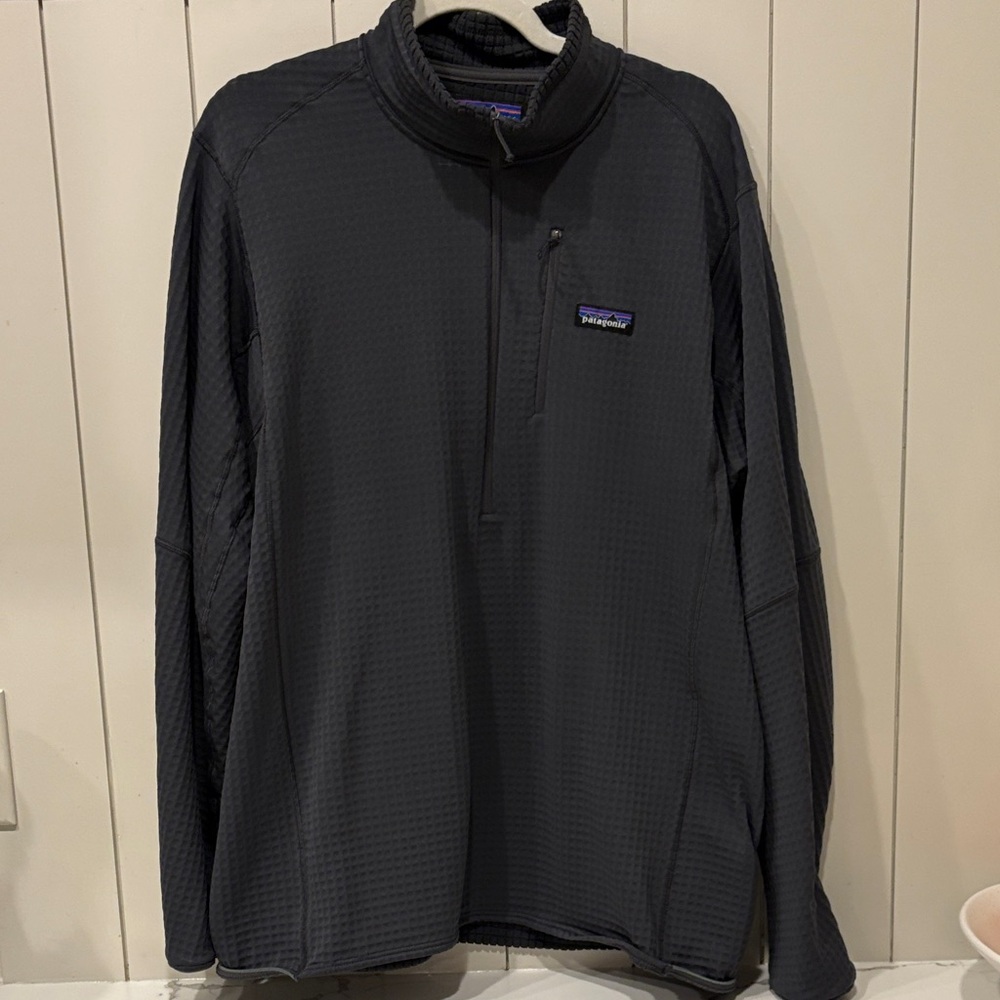 Patagonia Men's Dark Gray Pullover Jacket